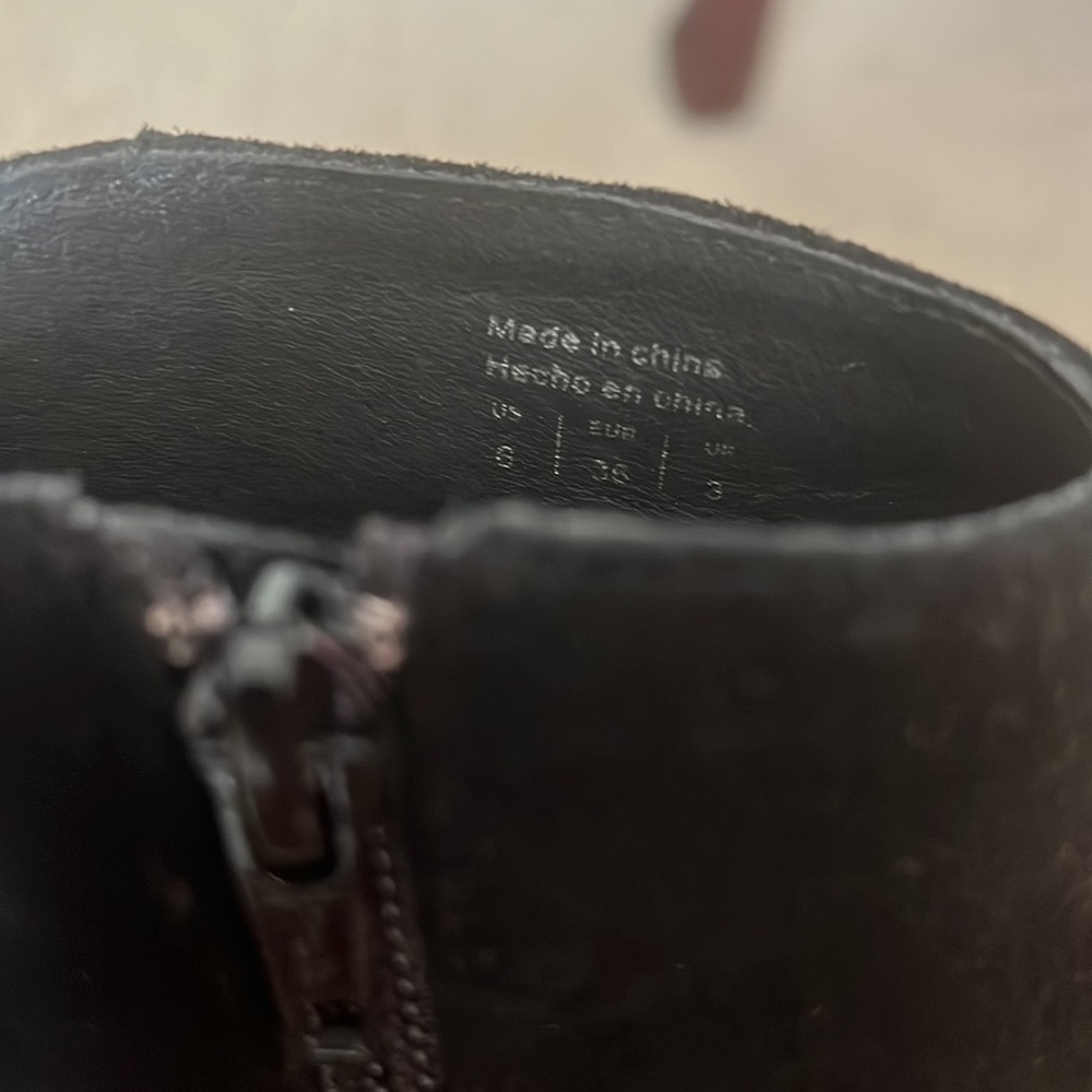 Boots - Picture 3 of 5